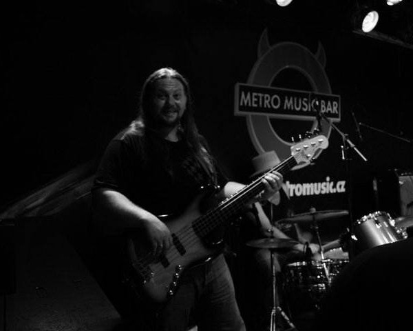 215100664jbbsbrno_metro_hrani_013